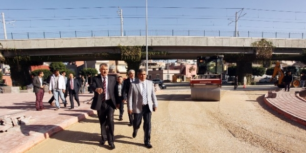 Seyhan Kamulaştırıyor, Büyükşehir Yapıyor