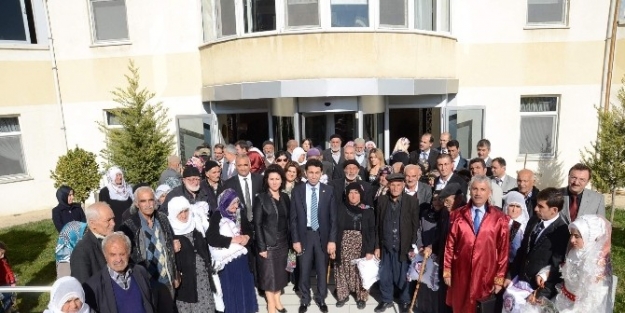 40 Yıl Üzerindeki Evlilere Nazar Boncuğu Takıldı