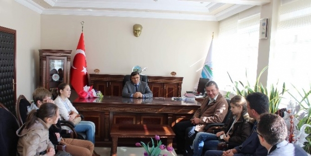 Romanyalı Öğrencilerden Kaymakam Başıbüyük’e Ziyaret