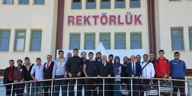 Milli Sporculardan Adıyaman Üniversitesi Rektörüne Ziyaret