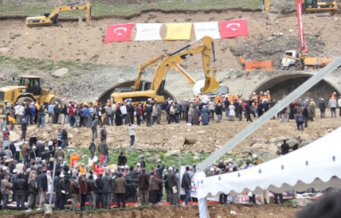 Tünel inşaatında göçük!