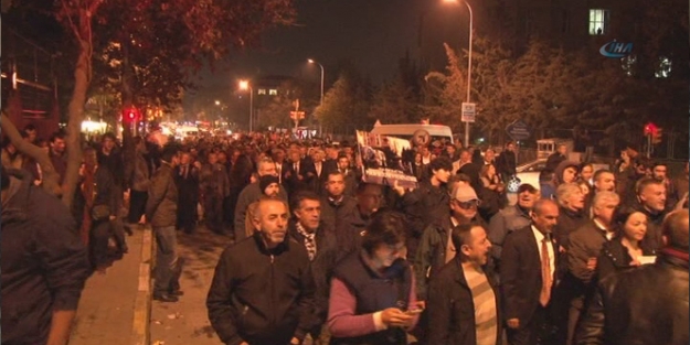 Tuncay Özkan Validebağ yürüyüşüne katıldı