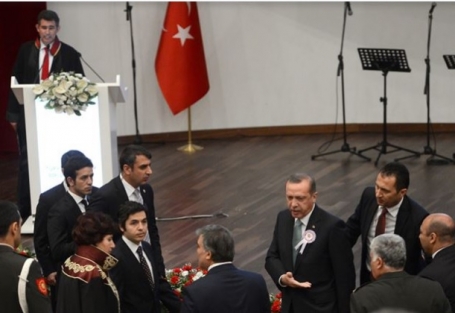 TBMM'de o tören kaldırıldı