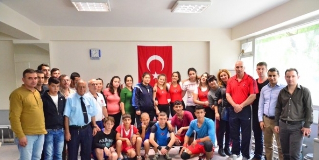 Adana’da Halter Teşvik Müsabakaları