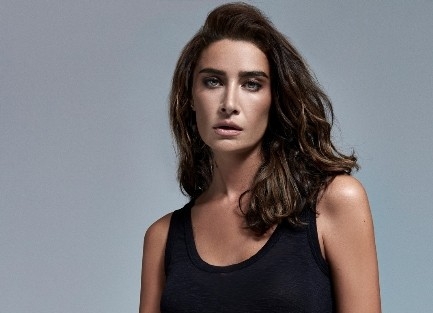 Şarkici Sıla Nota Kitabı Çikardi