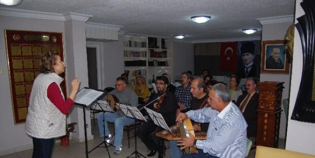 Çgc Türk Sanat Müziği Korosu Yeni Dönem Çalişmalari Başladı