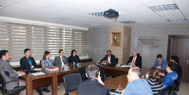 İzmit Belediyesi, Köyler İçin Toplandı