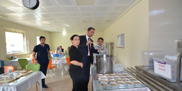 Sağlık çalışanlarına aşure ikramı