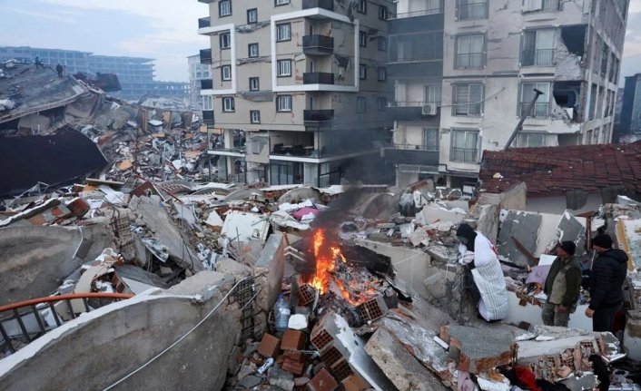 Pazarcık'ta 370 esnaf dükkanını açtı