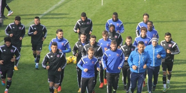 Kardemir Karabükspor’da, Gençlerbirliği Maçı Hazırlıkları Sürüyor