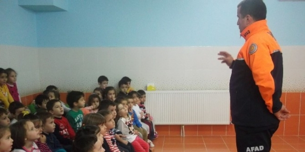 Minikler Deprem Anında Nasıl Davranacaklarını Öğrendi