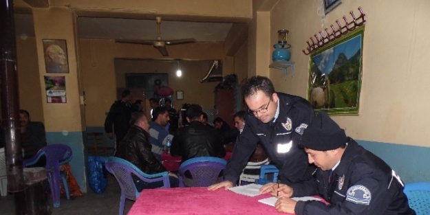 Gölbaşı İlçesinde Polis Kahvehaneleri Denetledi