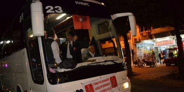 Kula’lı Muharip Gaziler Anıtkabir’e Gitti