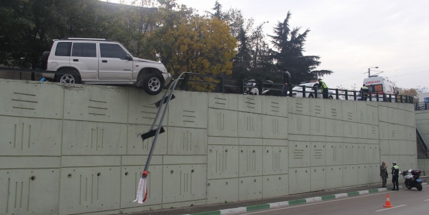 Köprüden uçacaklardı