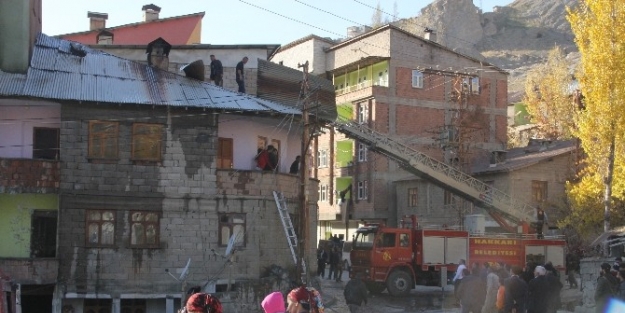 Hakkari’de Korkutan Ev Yangını