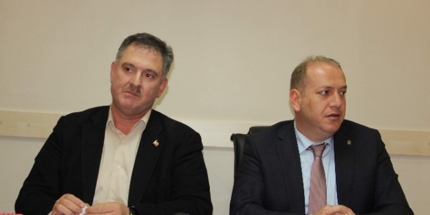 Ak Parti İl Ve Merkez İlçe Başkanı Gazetecilerle Bir Araya Geldi