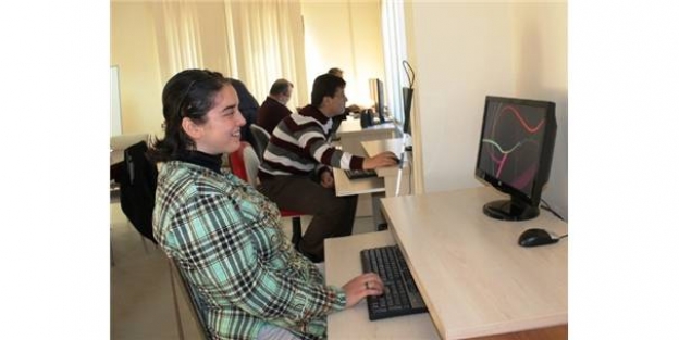 Görme engellilere özel bilgisayar kursu