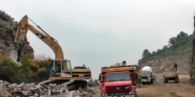 (özel Haber) Sahil Yolu “ölüm Yolu” Olmaktan Çikiyor