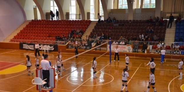 Aydın’da Okullararası Voleybol Müsabakaları Başladı