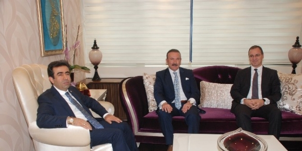 Vali Güzeloğlu’ndan İlk Ziyaret Başkan Doğan’a