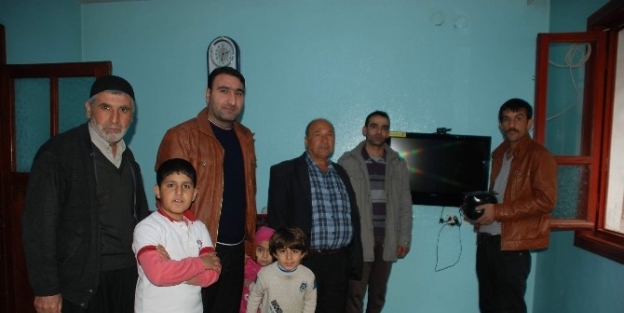 Vatandaşlar Elektrik Kesintilerine Tepkili