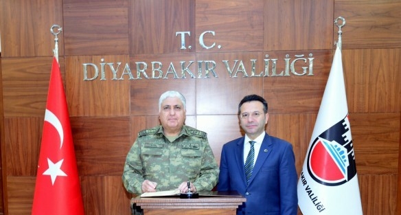 Orgeneral Özel Valilikten Ayrıldı