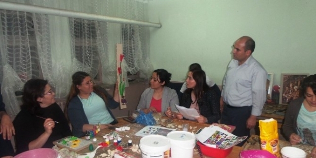 Selendi’de Rölyef Ve Seramik Kursuna Yoğun İlgi