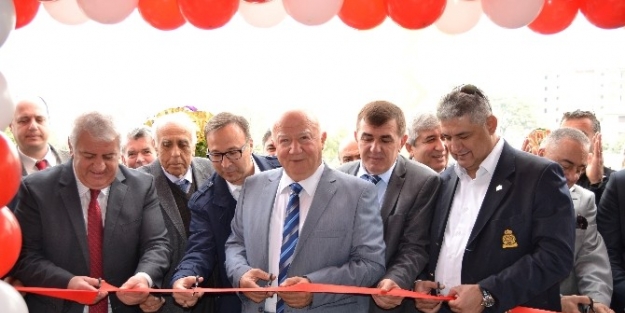 İzbakbay 3. Mağazasını Buca’da Açtı