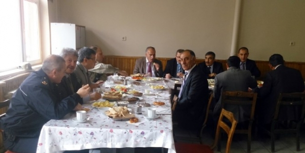 Kaymakam Ada, Kurum Amirleriyle Kahvaltıda Buluştu