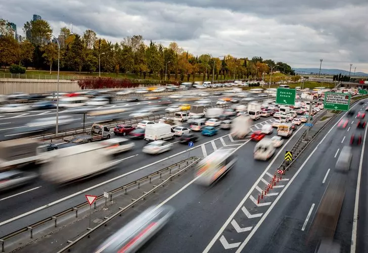 otomobili-olanlari-yakindan-ilgilendiriyor-trafik-sigortasinda-yeni-uygulama-bugun-basladi4.webp